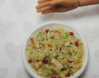 1:6 scale side dish of chicken tomato pasta