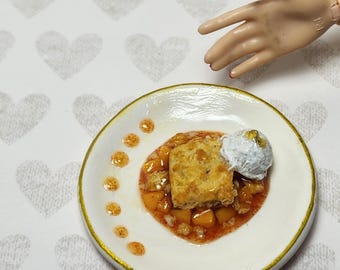 1:6 scale fancy peach cobbler plate