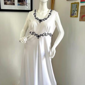 Vintage 1970s MAXI Dress in White with Black  in a size Large