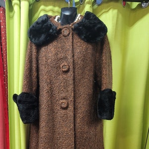 1970s WOOL COAT with FUR Trim size M/L