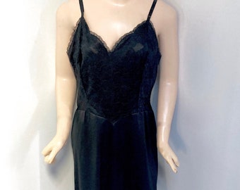 Vintage 1960s black full slip by VANITY FAIR - made in USA Size 38