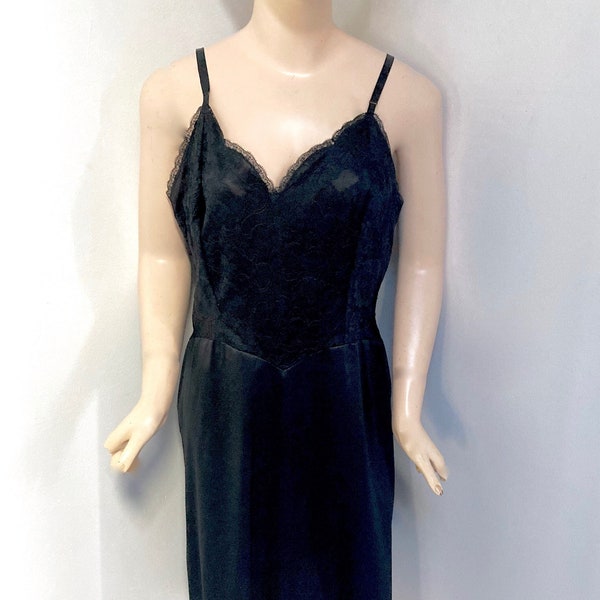 Vintage 1960s black full slip by VANITY FAIR - made in USA Size 38