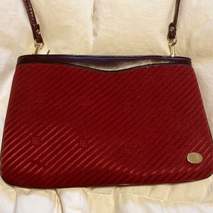 VINTAGE 1980 zweifarbige burgundfarbene Schultergurthandtasche