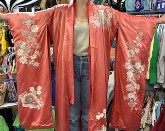 1960s HAYASHI Winter Pink Silk KIMONO from Tokyo With White and Silver embroidered Flowers Extra Long and Open Size