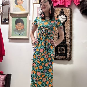 Jolie robe babydoll Flower POWER vintage des années 1970, longueur cheville, façon Queen's Way, petite taille