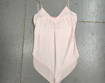 Stunning DELICATE 1940s VINTAGE Blush Pink Metal Snap-Crotch TEDDY Bodysuit with Scalloped leg openings - Size Small