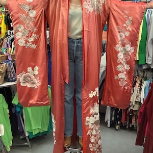 1960s HAYASHI Winter Pink Silk KIMONO from Tokyo With White and Silver embroidered Flowers Extra Long and Open Size