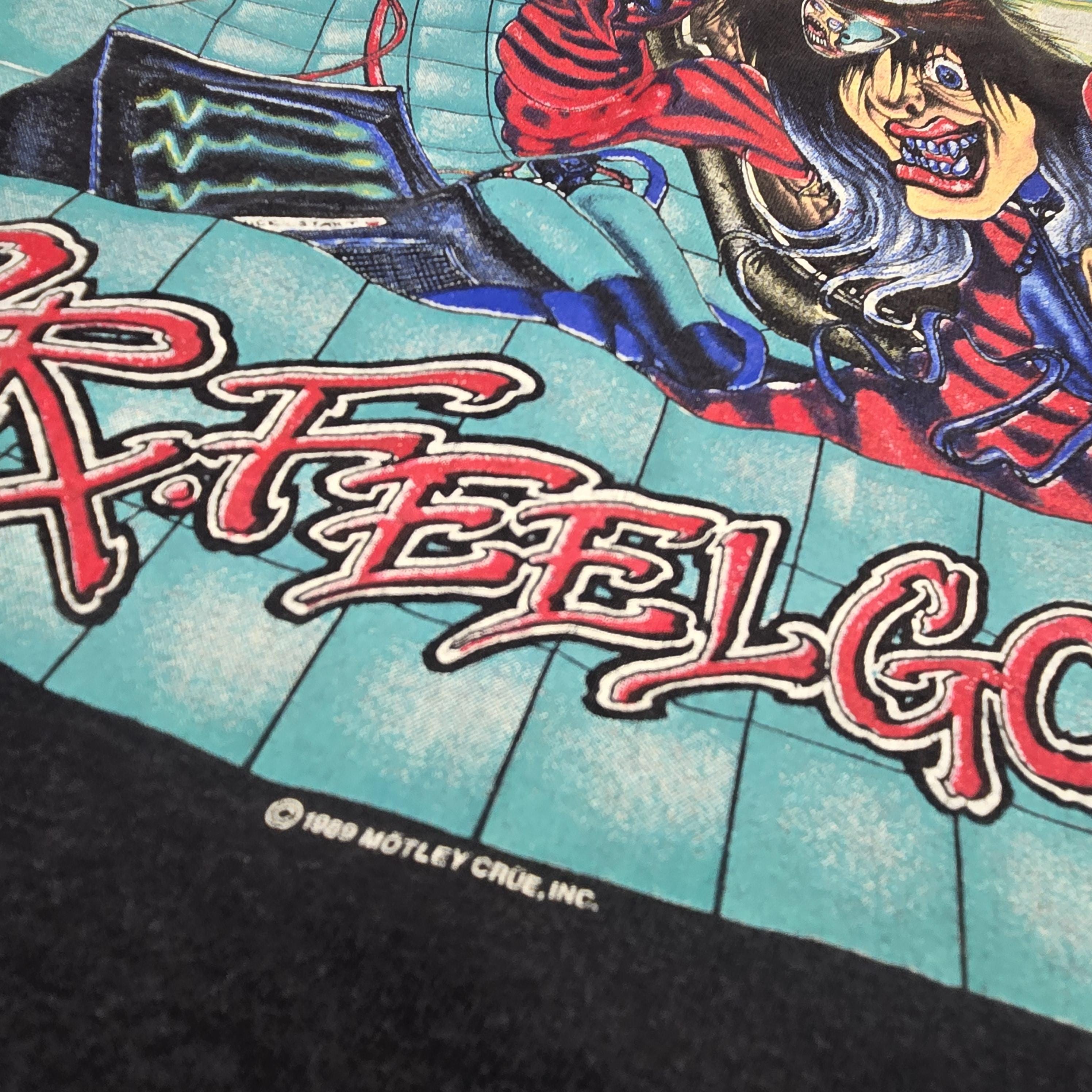 Iconic Vintage 1989 MOTLEY CRUE Dr. Feelgood SHIRT in a Size Large
