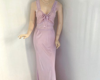 ROMANTIC Gothic 60s/70s LILAC Nightgown by "ERICA Lingerie" size Small