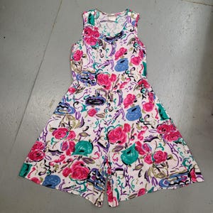 SWEET Vintage 1980&#39;s FLORAL Rayon ROMPER in a Size Medium by Smart Set