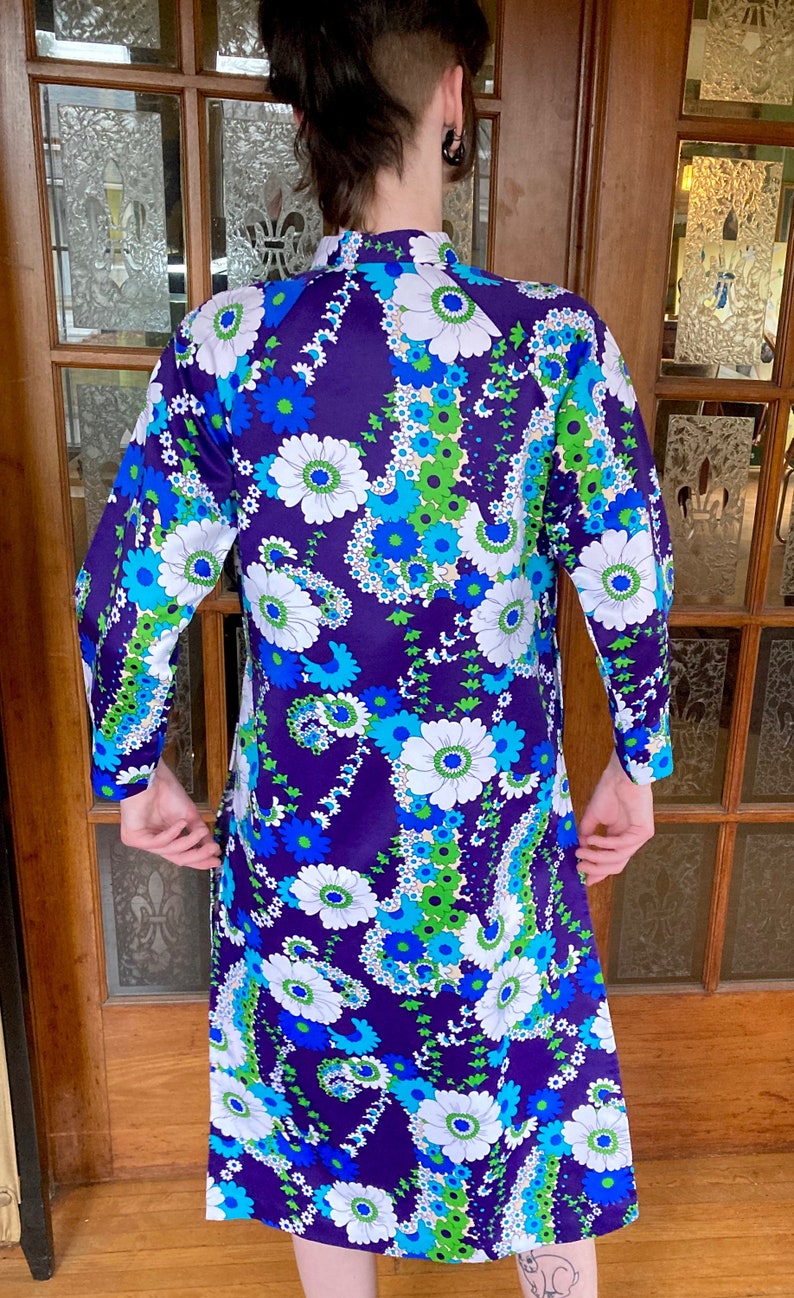 GORGEOUS late 1960searly 1970s Floral Chinese Dress by Phan Chau size Medium
