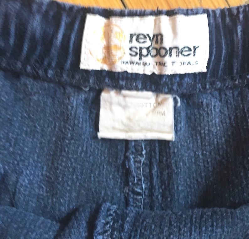 Awesome REYN SPOONER 1970s Mid-Rise corduroy SURF shorts Size 28