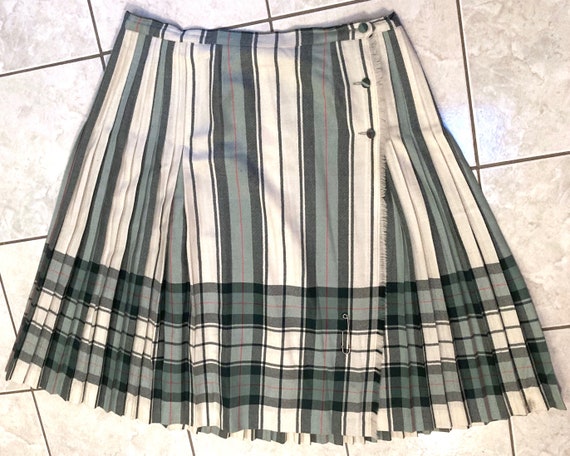 Plus Sized VINTAGE 1970's PLAID Skirt "ALJEAN" Pu