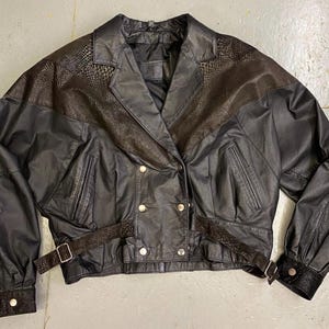 Killer Vintage 80s CROPPED Black LEATHER Jacket with SUEDE Snake Scale Patterned Details Size Large