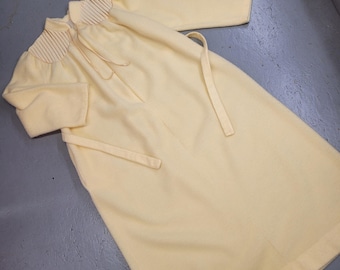1980s VINTAGE Yellow Quilted FUZZY HOUSECOAT Size Medium