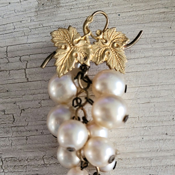 Vintage 1920s Grape Cluster Faux Pearls Czech Brooch - Hanging Grapes Brooch - Art Deco C Clasp Brooch - Grape Cluster Pendant