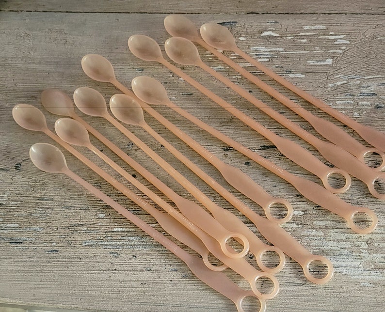Vintage Set Of 12 Peach Tupperware Long Iced Tea Spoons Vintage Barware vintage-set-of-12-peach-tupperware-long-iced-tea-spoons-vintage-barware