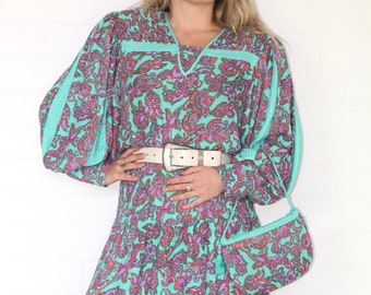 Robe « Diane Freis » verte et violette vintage des années 1980 à motif cachemire et à pois avec sac assorti taille AU 12-14