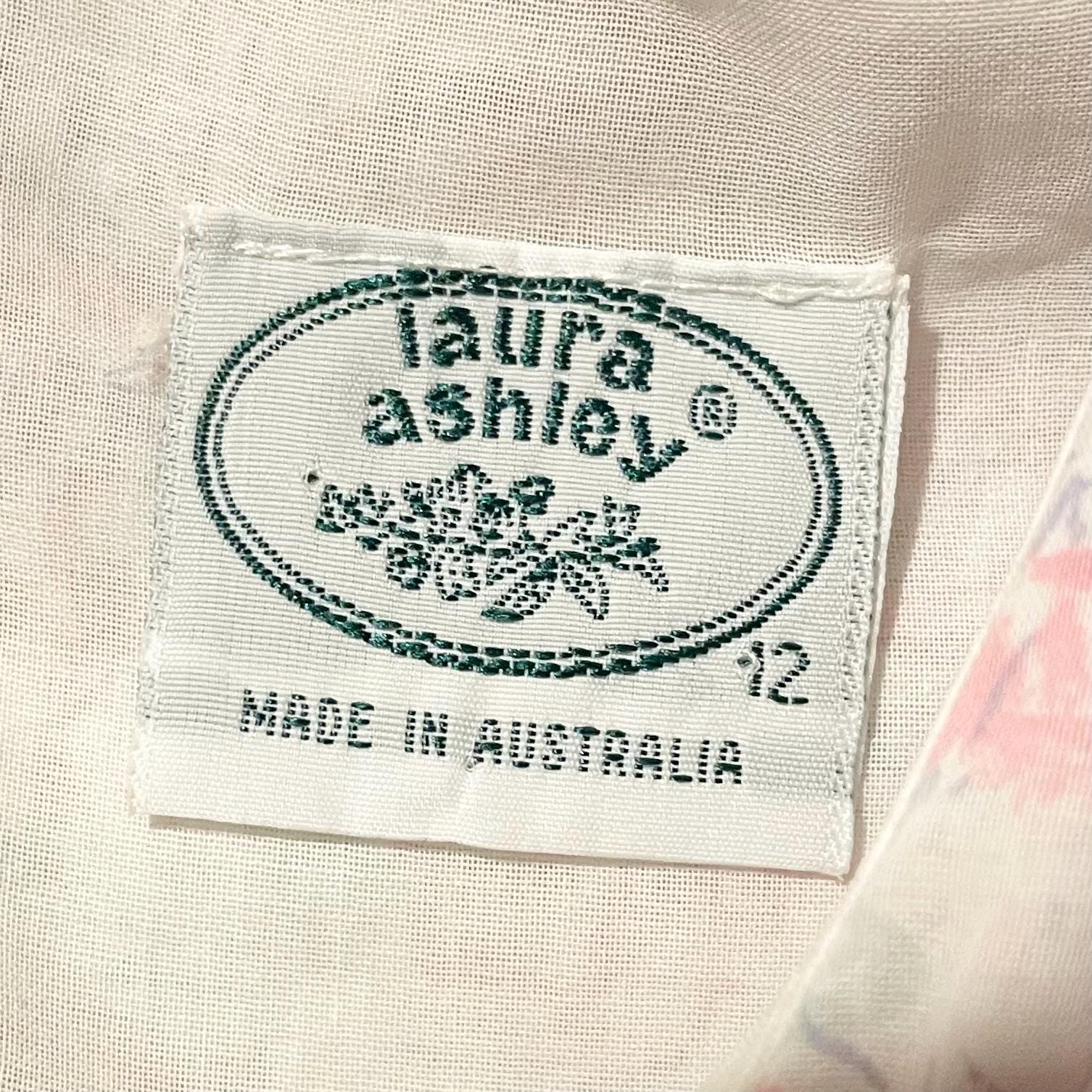 1980年代のヴィンテージ「ローラアシュレイ」のセーラーカラーのピンク