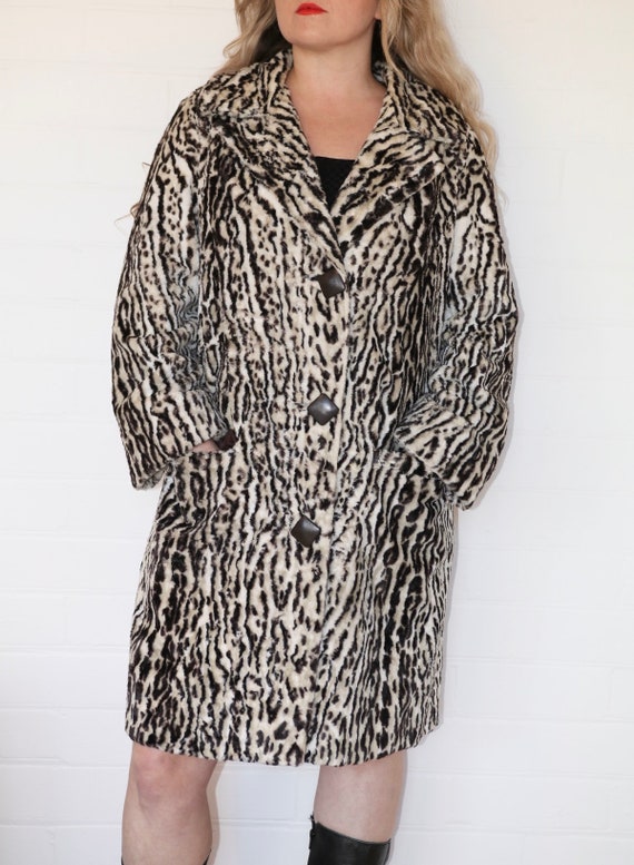 Stunning Vintage 1960s Faux Fur Velvet Leopard Pr… - image 3