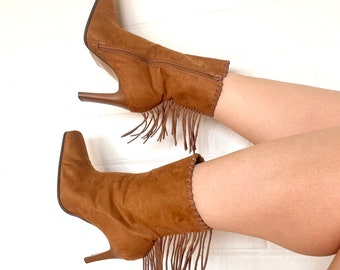 Ongelooflijke Vintage jaren 1990 Vegan Suede Brown Tan Camel Fringed Cowgirl Boots maat AU 6