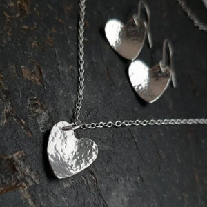 Sterling silver hammered heart necklace and earring set image 4