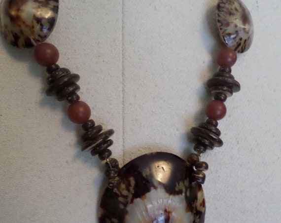 Vintage 80's Hawaiian seed & shell necklace Hawaii souvenir