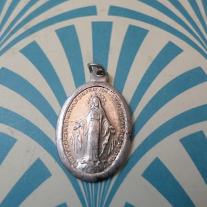 Vintage 1&quot; oval Blessed Mother Mary lightweight aluminum metal charm Catholic Italy