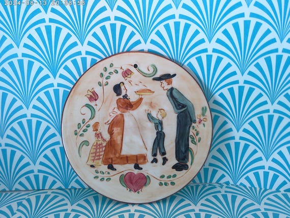 Vintage Pennsbury Pottery 1055 K Pilgrim family smelling pie trivet, wall hanging 50's era