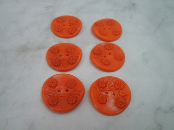 Vintage coral peach Orange 6 Molded Buttons 1" Cute Flowers