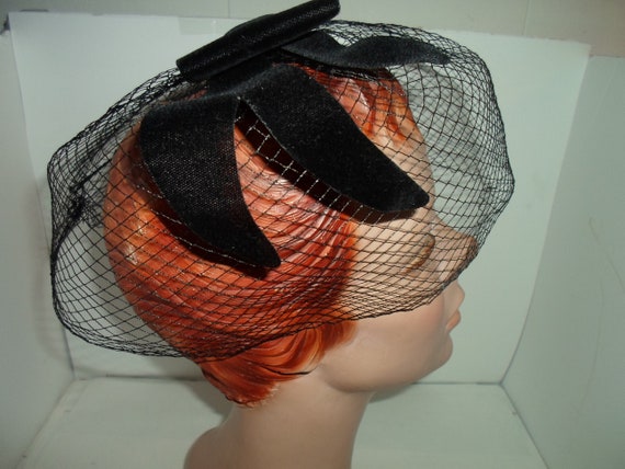 Mid Century Net Black Velvet Spider Bow Hat Head Covering Union Label USA