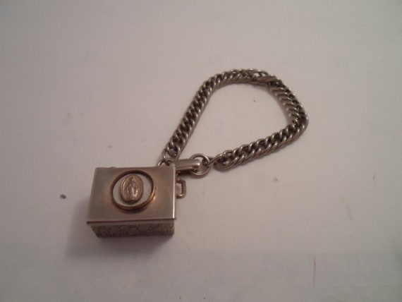Vintage Mid Century 1950's Rosary Box Bracelet Miraculous Medal Opens and Closes well Spiritual Catholic Clever Item 7"