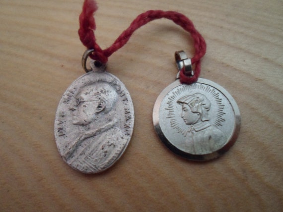 Vintage 2 Catholic Medals Elizabeth Seaton and Pope Pius XII the WWII Pope