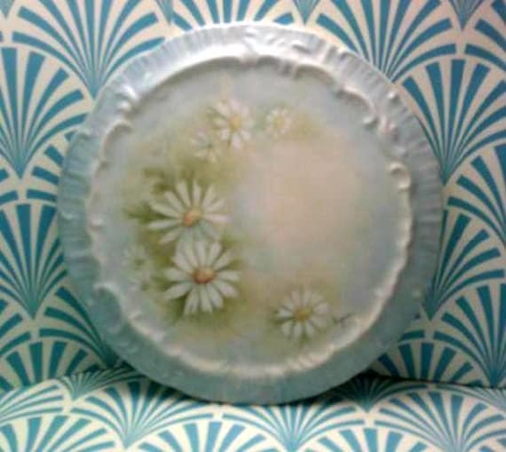 lovely antique 40's porcelain bowl cover that can be art, daisies