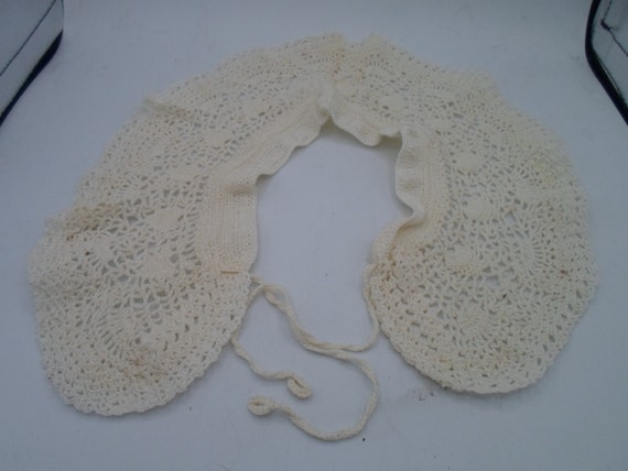 Vintage Hand Crochet Collar 4" Detailed 1930's Adorable Mini Shade Pull Ties