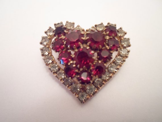 Antique Red Garnet Rhinestones Heart Pin Brooch Beautiful Faceted Stones