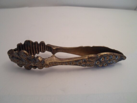 Vintage Heavy Carved Brass Ice Food Barware Tongs 6"long Very Decorative Chicago Lake Shore Estate Decorator Cool Chic Item for Ice