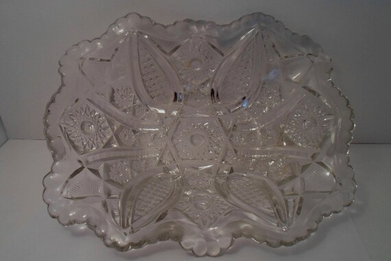 Antique American Pattern Glass Bowl: Press Cut Fluted Design