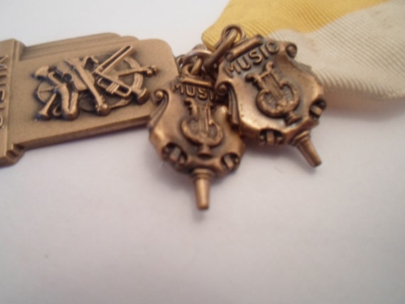 Vintage Musical Instruments Medal Charms New York Music Award Ribbon 3 Music Instruments Harp Horn Violin USA