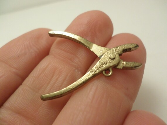 Vintage Intercast mini moving pliers charm premium or advertising