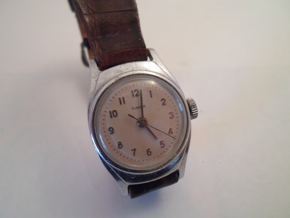Vintage Just Keeps On Tickin Era TIMEX classic preppy Wristwatch Mechinical Mec Leather Band