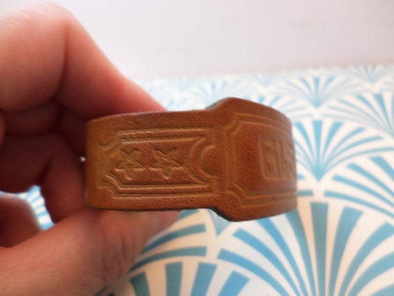 Vintage 70's Glen embossed leather wristband with… - image 3