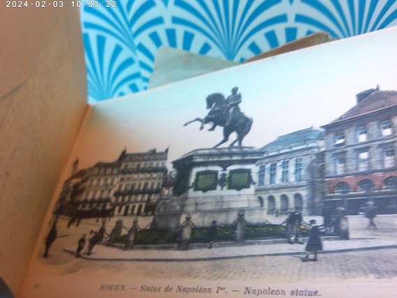 Antique Vintage 1900's souvenir of photographs Paris France Black An white, very old, over 20