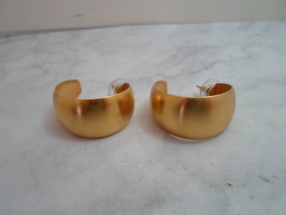 Vintage Wide Hoop Earrings Tapered 1990's Smart Style