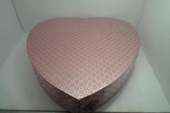 Antique Large deep Valentine Heart Box Hinges and Clasp Stunning Satin lined very good condition Sweetheart Cupid