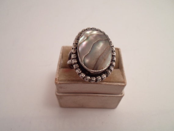 Art Deco Era Zuni Indian Abalone Sterling Silver Ring Road Side Stand 1940's large Abalone Enhances Light Well Hand Made