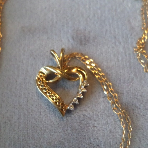 Vintage 80's floating heart and diamond chip necklace 10kt ADL