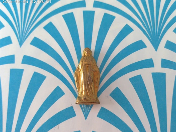 Vintage Virgin Mary Pocket Saint - 1950s Catholic Good Luck Charm