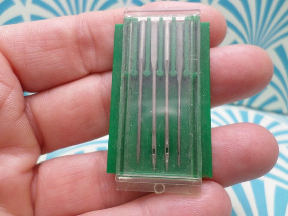 box of sewing needles for machine marked Boye thread size heavy 30 mercerized Made in USA 4 pc