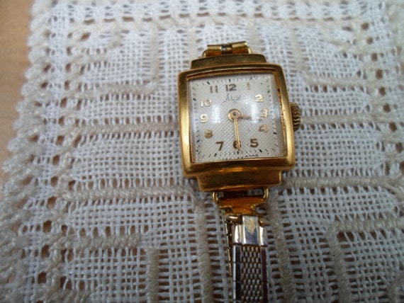 Vintage Women's Wristwatch Foreign CAENAN0 BCCCP … - image 4